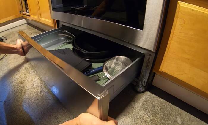 how to remove bottom drawer from oven